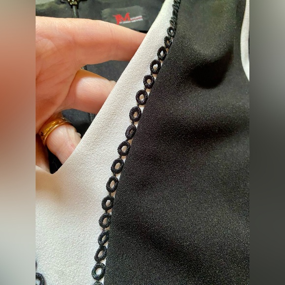 🔥JM Studio by John Meyer Black and White V-neck Dress Sleeveless🔥 - Picture 5 of 12